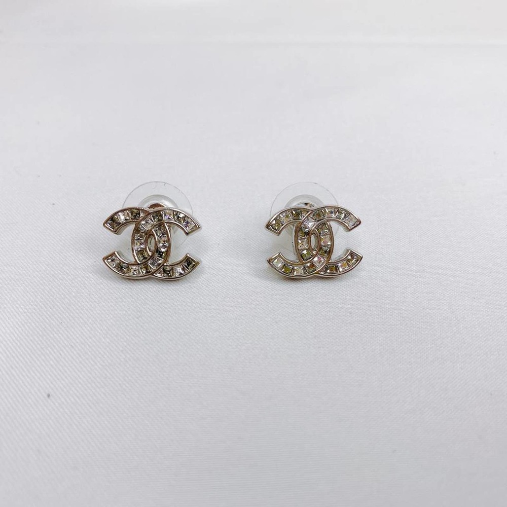 CC crystal logo earrings - Picture 2 of 5